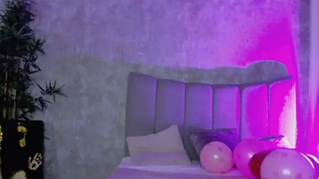 LucyRayy online show from February 18, 7:54 pm