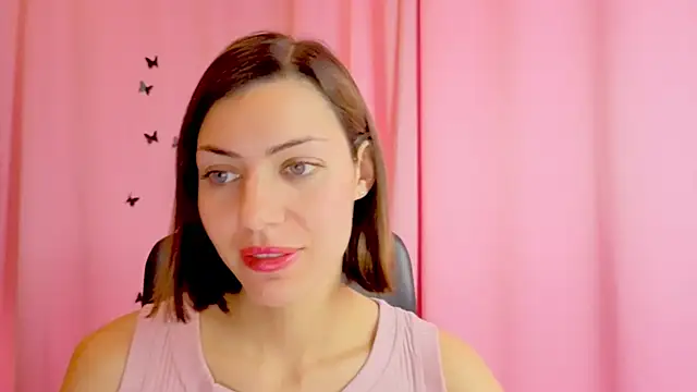 Snapshot of AniSkyy chatting on December 3, 10:24 am AniSkyy online show from December 3, 10:24 am