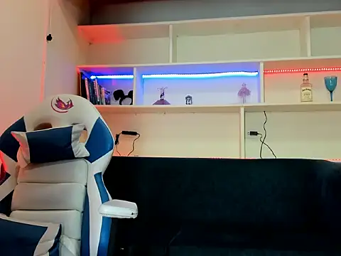 Samantha Martiness online show from January 15, 11:37 am