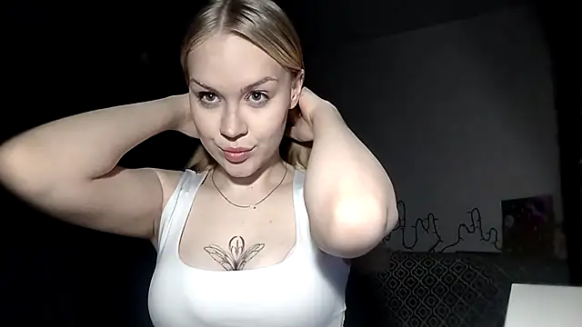 LunaPeony online show from March 16, 8:46 pm