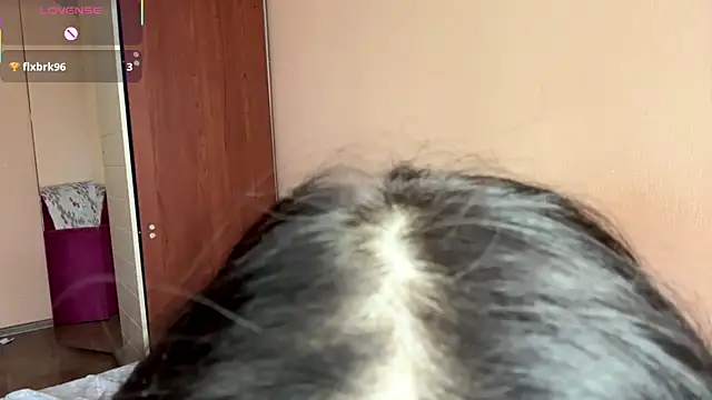 ElliRusk online show from March 19, 4:49 am