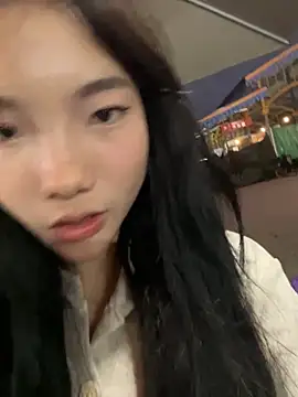 Snapshot of r-u-ok chatting on December 2, 11:11 pm r-u-ok online show from December 2, 11:11 pm