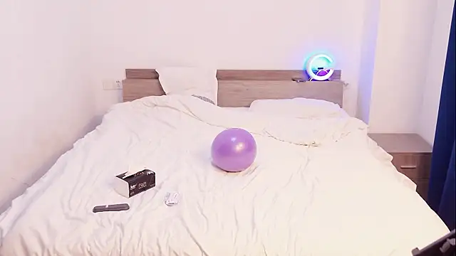 r-u-ok online show from February 7, 8:01 pm