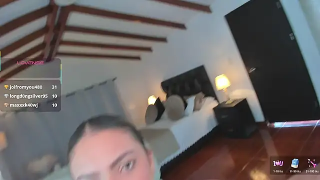 Zara Wolf  online show from April 1, 1:41 pm