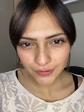 MiaLuxx  online show from December 2, 11:00 pm