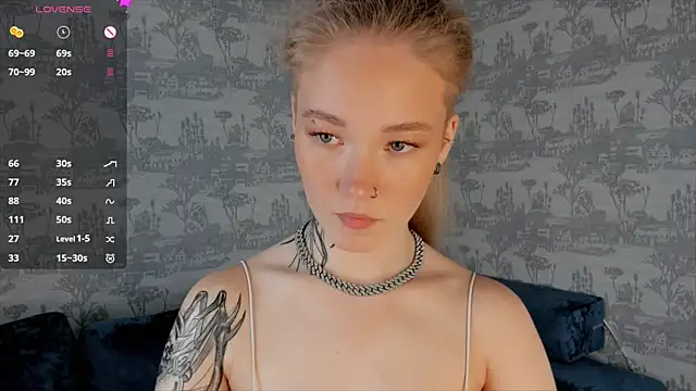 Snapshot of MaireLanda chatting on June 24, 4:11 am MaireLanda online show from June 24, 4:11 am