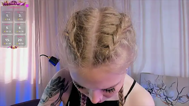 Snapshot of MaireLanda chatting on August 2, 4:22 am MaireLanda online show from August 2, 4:22 am