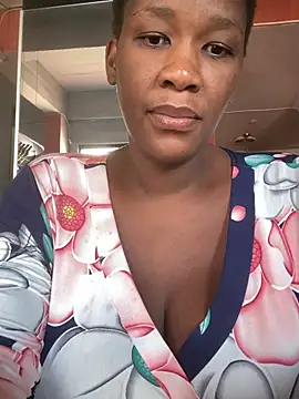 GiantClithpee online show from December 12, 11:40 am