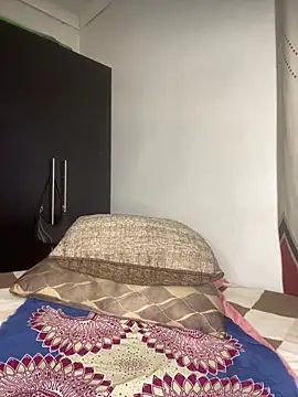 GiantClithpee online show from June 25, 8:52 am