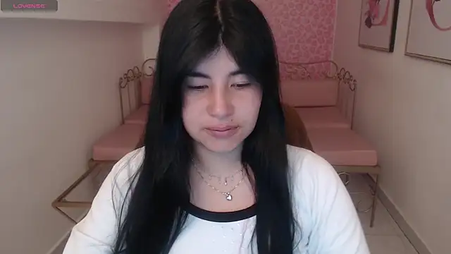 Nina harpper  online show from December 19, 1:40 pm