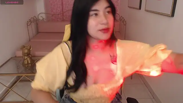 Nina harpper  online show from January 15, 1:16 pm