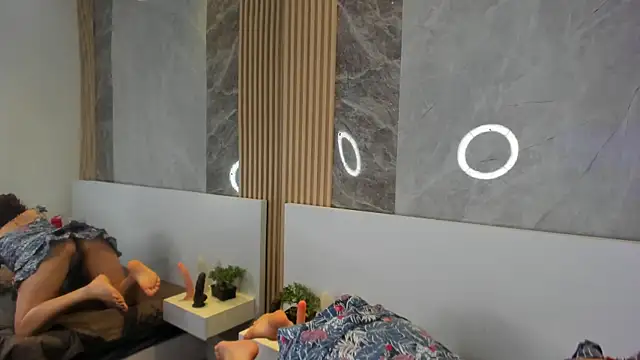 Snapshot of MissSavage_ chatting on December 16, 7:30 pm MissSavage online show from December 16, 7:30 pm