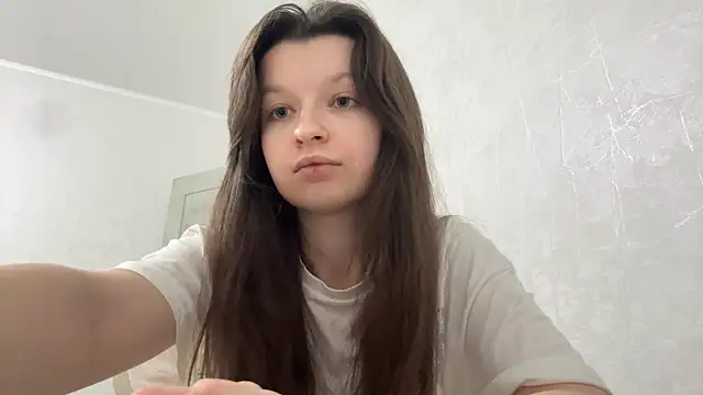 EllieBerrie online show from December 17, 5:30 pm