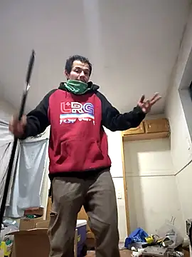 Snapshot of Wickidray chatting on December 4, 12:20 am Wickidray online show from December 4, 12:20 am