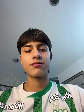Snapshot of Lander_Cruz chatting on February 12, 5:52 pm Lander Cruz online show from February 12, 5:52 pm