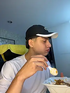 Snapshot of Lander_Cruz chatting on February 24, 7:56 pm Lander Cruz online show from February 24, 7:56 pm
