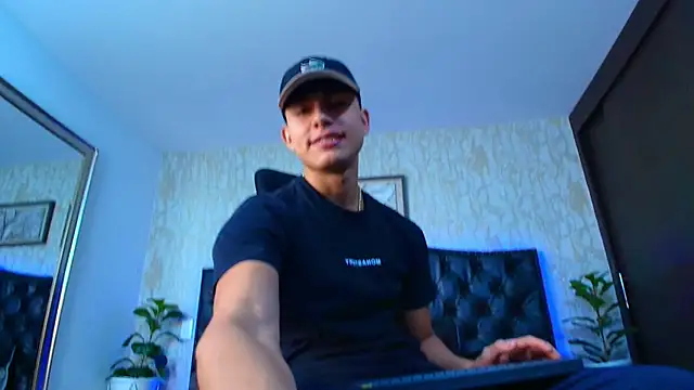 Snapshot of Lander_Cruz chatting on March 11, 7:09 pm Lander Cruz online show from March 11, 7:09 pm