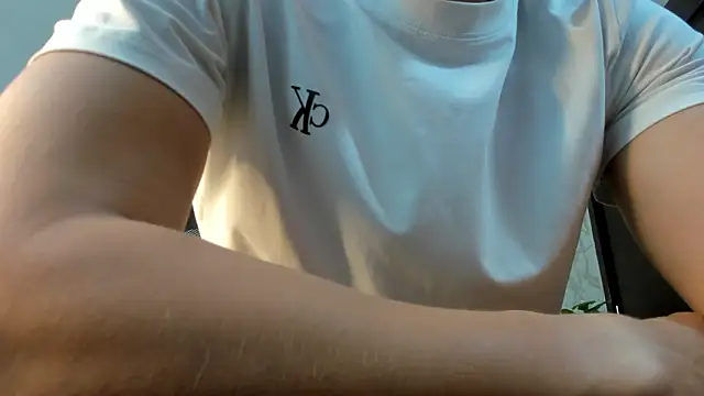 Snapshot of Lander_Cruz chatting on March 16, 8:13 pm Lander Cruz online show from March 16, 8:13 pm