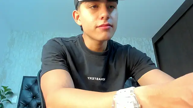 Snapshot of Lander_Cruz chatting on March 17, 7:50 pm Lander Cruz online show from March 17, 7:50 pm