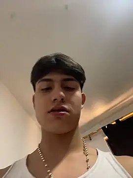 Snapshot of Lander_Cruz chatting on April 1, 4:59 pm Lander Cruz online show from April 1, 4:59 pm