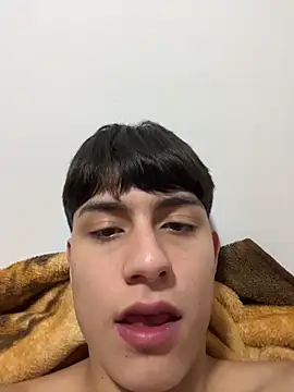 Snapshot of Lander_Cruz chatting on April 4, 5:21 pm Lander Cruz online show from April 4, 5:21 pm