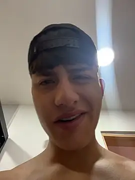 Snapshot of Lander_Cruz chatting on May 30, 1:19 pm Lander Cruz online show from May 30, 1:19 pm
