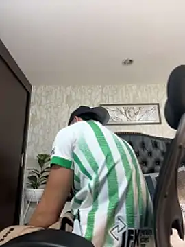 Snapshot of Lander_Cruz chatting on June 2, 6:10 pm Lander Cruz online show from June 2, 6:10 pm