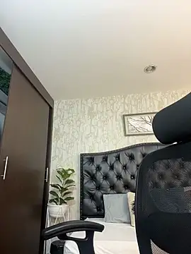Snapshot of Lander_Cruz chatting on June 3, 8:36 pm Lander Cruz online show from June 3, 8:36 pm