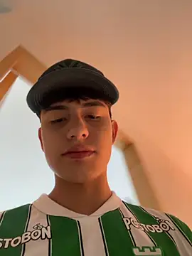 Lander Cruz online show from July 2, 4:02 pm
