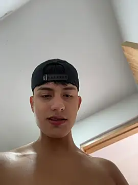 Lander Cruz online show from July 26, 4:03 pm