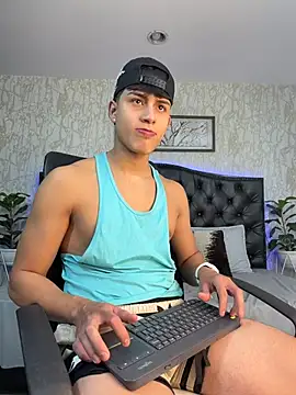 Lander Cruz online show from July 31, 8:52 pm