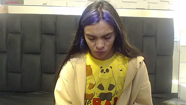 hanna13  online show from December 5, 7:10 pm