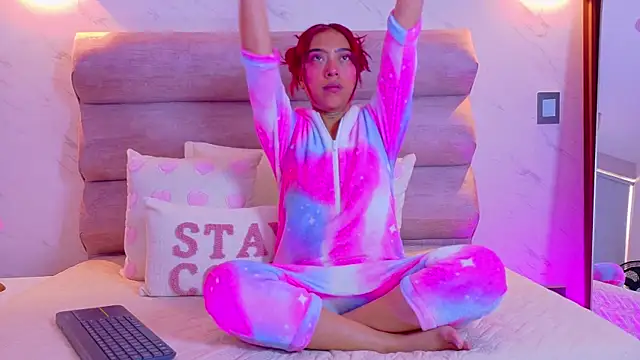 Snapshot of AriaBlake_1 chatting on December 5, 12:14 pm AriaBlake 1 online show from December 5, 12:14 pm