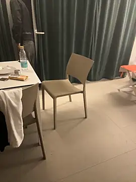 Snapshot of andresbale chatting on December 5, 2:09 am andresbale online show from December 5, 2:09 am