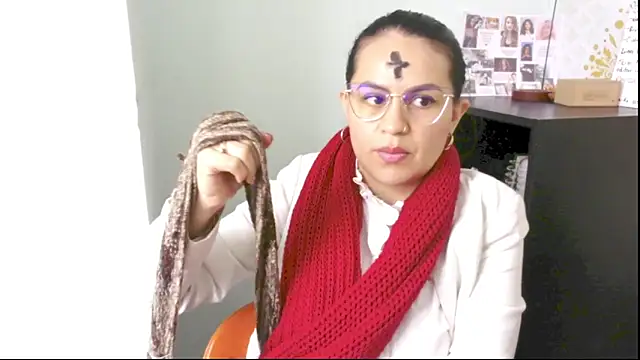 elyra fox01 online show from February 18, 3:30 pm