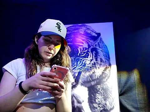 Snapshot of NatyMia chatting on December 14, 4:45 pm NatyMia online show from December 14, 4:45 pm