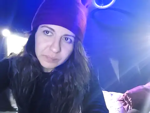 Snapshot of NatyMia chatting on December 15, 11:42 pm NatyMia online show from December 15, 11:42 pm