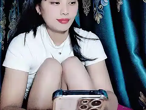 Snapshot of Nana569 chatting on February 14, 9:33 pm Nana569 online show from February 14, 9:33 pm