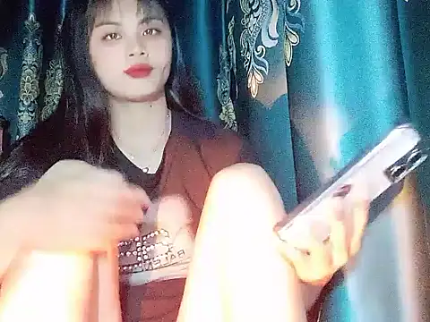 Snapshot of Nana569 chatting on March 6, 9:33 pm Nana569 online show from March 6, 9:33 pm