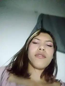 Sweetprouble 17 online show from February 3, 6:40 am