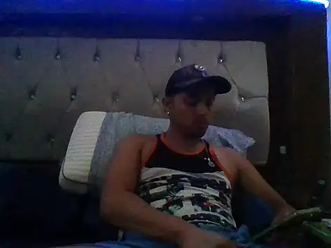 Snapshot of Eduall93 chatting on April 18, 7:56 am Eduall93 online show from April 18, 7:56 am