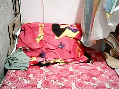 Snapshot of xxCathyxx chatting on December 3, 12:40 am xxCathyxx online show from December 3, 12:40 am