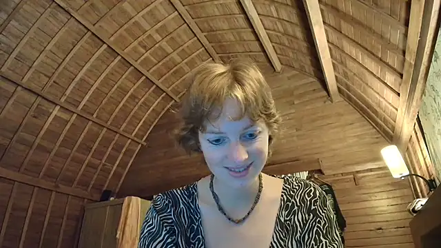 Snapshot of Ida-Rose chatting on February 25, 8:57 am Ida-Rose online show from February 25, 8:57 am