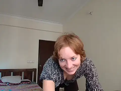 Snapshot of Ida-Rose chatting on March 21, 9:03 am Ida-Rose online show from March 21, 9:03 am