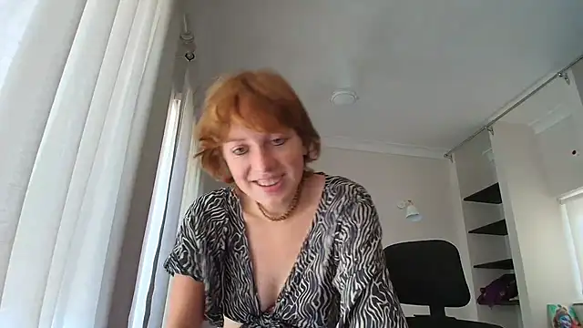 Snapshot of Ida-Rose chatting on March 27, 8:26 am Ida-Rose online show from March 27, 8:26 am