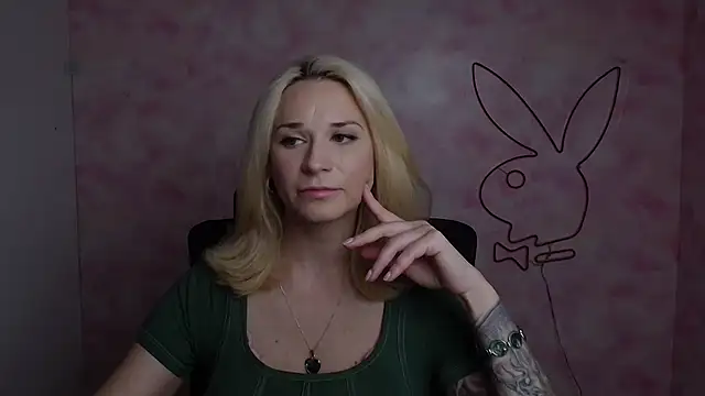 Melodie Aster online show from May 4, 11:28 am