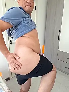 Snapshot of a_jie chatting on December 3, 1:02 am a jie online show from December 3, 1:02 am