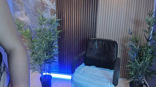 TiffanyHoustton online show from January 8, 11:56 am