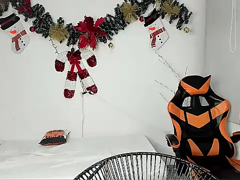 Snapshot of alex_balck chatting on December 5, 10:35 am alex balck online show from December 5, 10:35 am