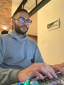 Snapshot of notnova1 chatting on December 2, 6:25 pm notnova1 online show from December 2, 6:25 pm